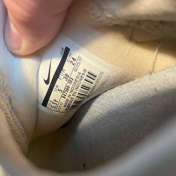 Women’s Nike Huaraches - Picture 13 of 13